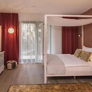 Gapsite Hotel